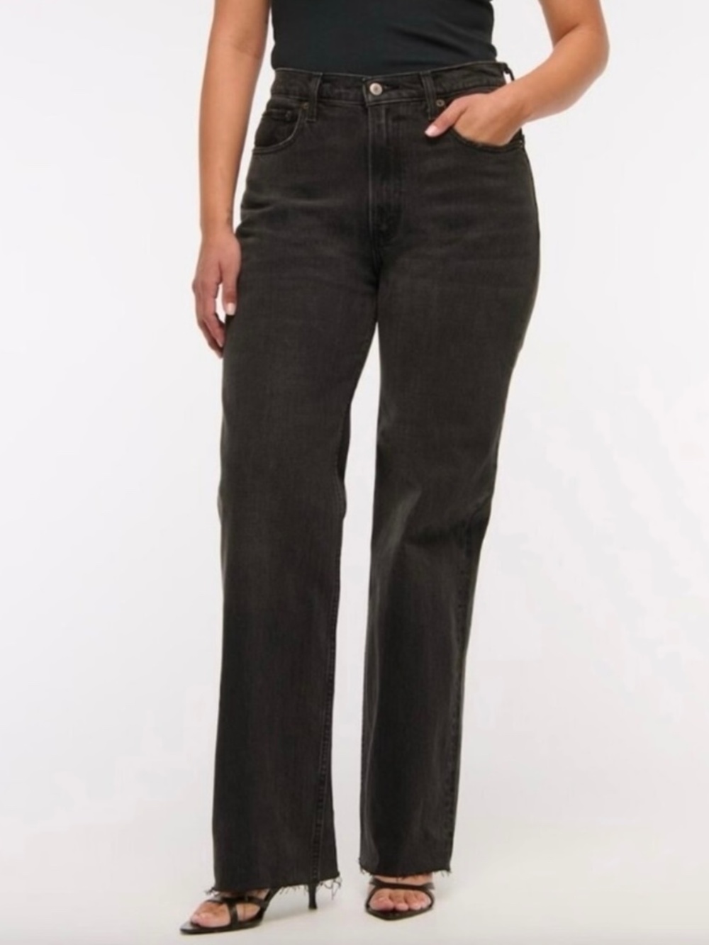 Abercrombie & Fitch Ultra High Rise 90s Straight Jean Faded Black Size26 Raw Hem